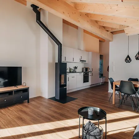 Chuenislodge2- Zwei Balkone, Gemuetlicher Kamin, Aussicht ادلبودن