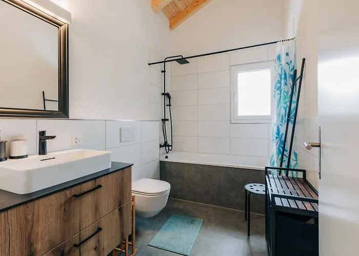 Chuenislodge2- Zwei Balkone, Gemuetlicher Kamin, Aussicht * Adelboden