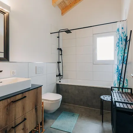 Chuenislodge2- Zwei Balkone, Gemuetlicher Kamin, Aussicht * Αντελμπόντεν